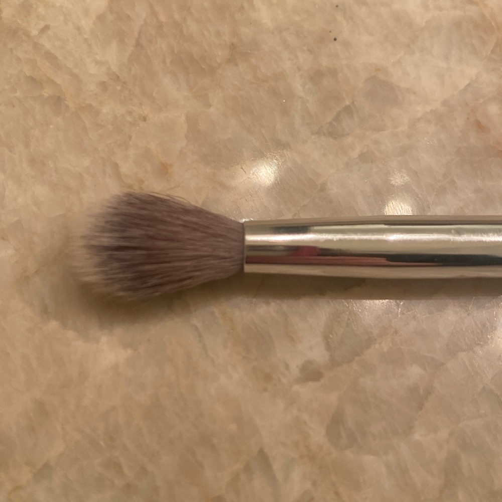 BK beauty, Angie , hot and flashy A503 blender brush